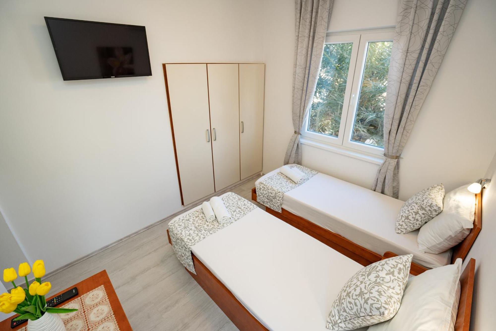 Pool Mansion Magnolia - Comfort Rooms Novalja Extérieur photo